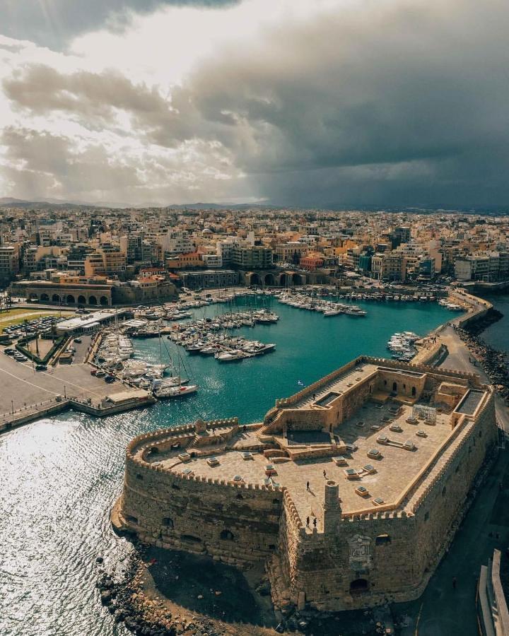 Theros By Agora Luxury Apartments In The Heart Of Heraklion Dış mekan fotoğraf
